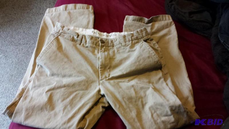 docker D3 classic fit size 33 32...