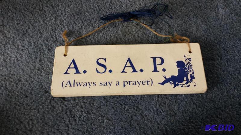 always say a prayer wall dcor...