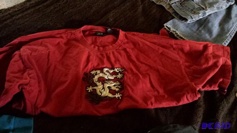 no boundaries shirt with a drangon&nbsp size...