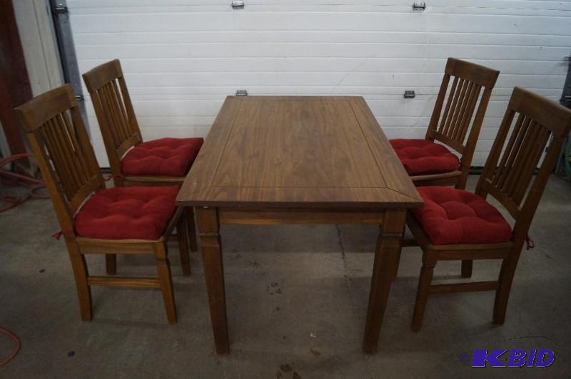 Pier 1 Dining Table and Chairs