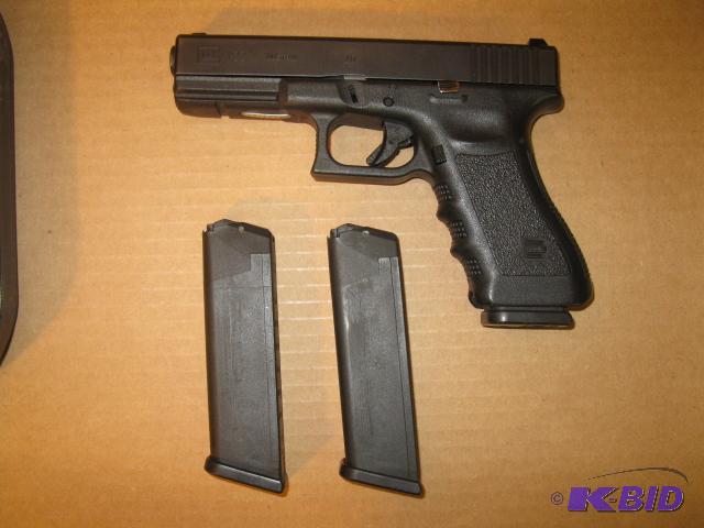 lot 8 image: Glock G22 Gen 3 Semi-auto Pistol