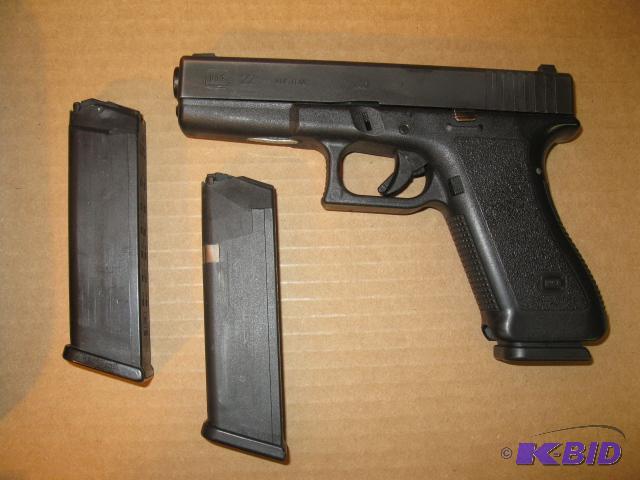 lot 9 image: Glock G22 Gen 2 Semi-auto Pistol