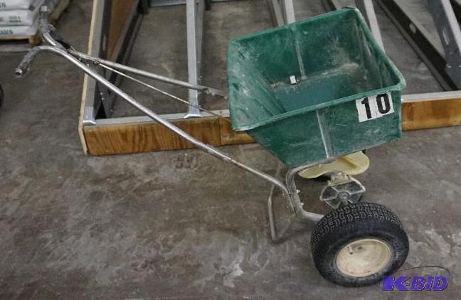 Commercial LawnLandscape Fertilizer Dispense...