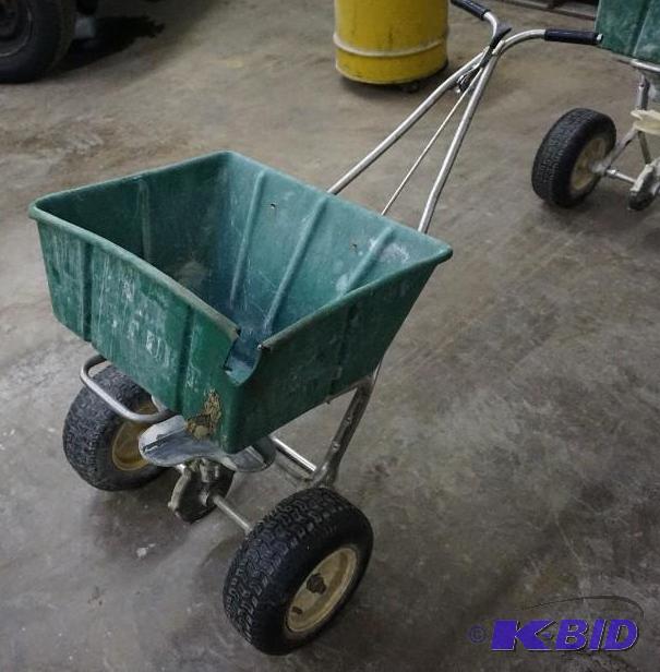 Commercial LawnLandscape Fertilizer Dispense...
