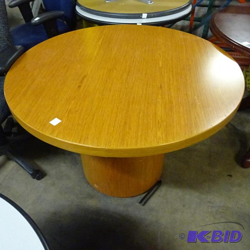 42&quot Round Table...