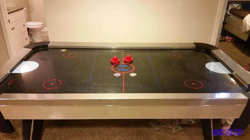 Air hockey table. Works. Score board does not...