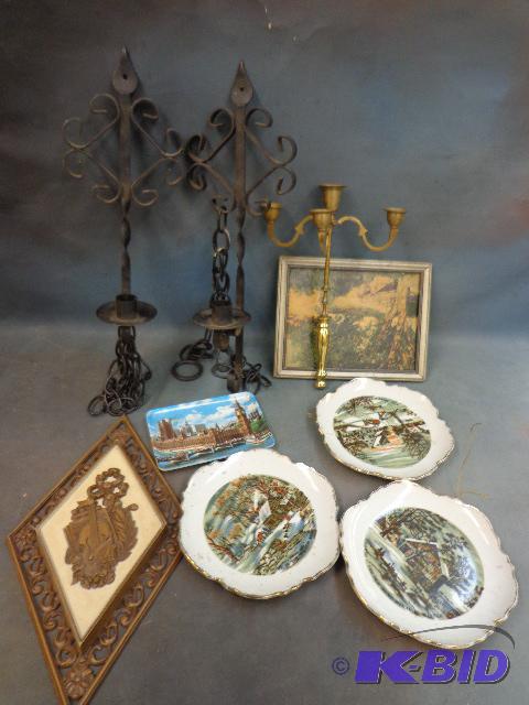 lot 109 image: Box of Assorted Wall Decorations   pictures  ...