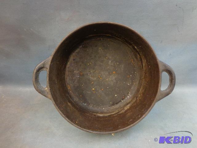 lot 115 image: Cast Iron Pot   10" dia ...
