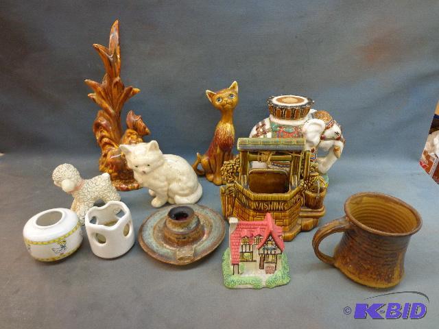 lot 116 image: Box of Assorted Ceramic Items   elephant  roo...