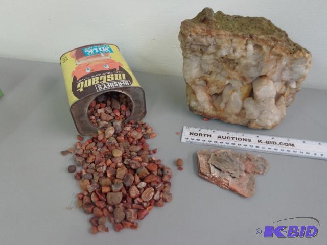 lot 120 image: Quartz Rock and Tin of Agates...