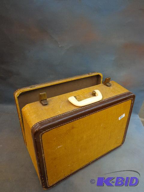 lot 185 image: Vintage Sewing Machine Case   17 x 9 x12 ...