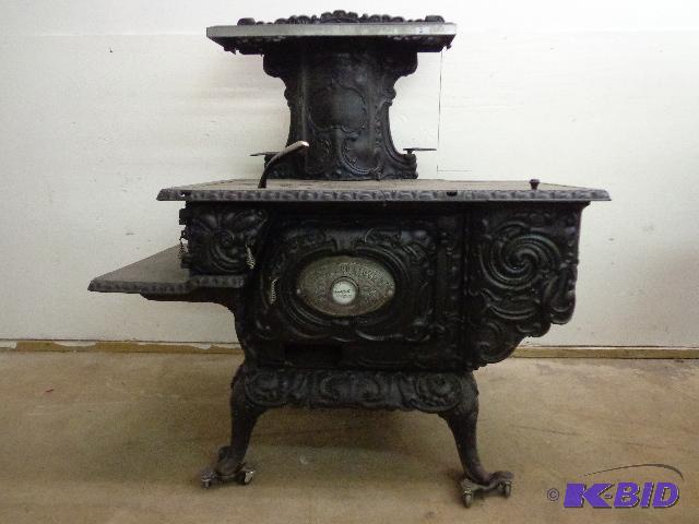 lot 2 image: Kalamazoo Wood Burning Kitchen Stove   Black ...