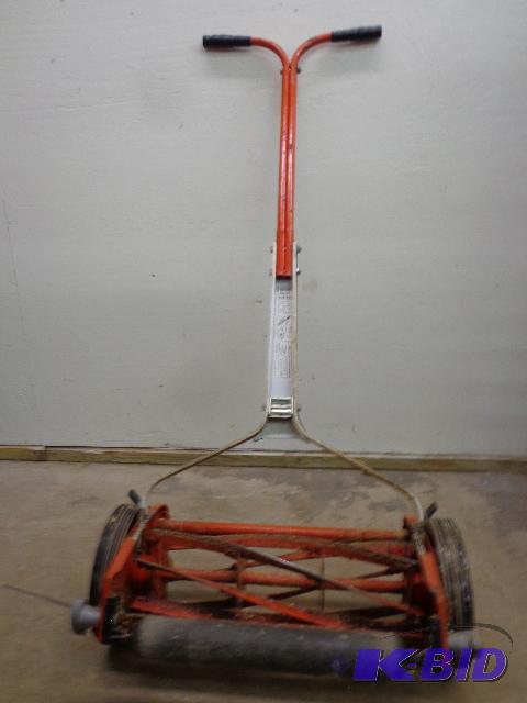 lot 20 image: 18" Lawn Flite Push Mower...