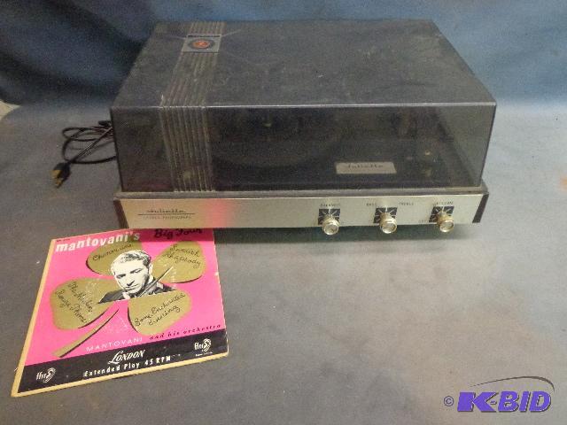 lot 32 image: Juliette 45 Record Player   works  Mantovans ...