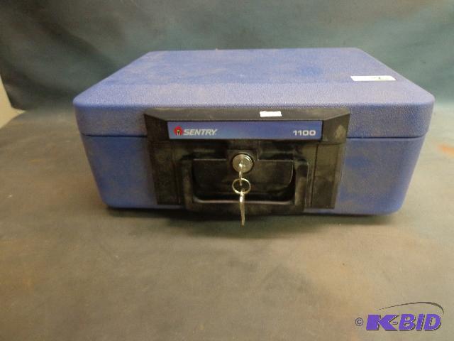 lot 36 image: Blue Sentry 1100 Lock Box with Key   14 x 11 ...