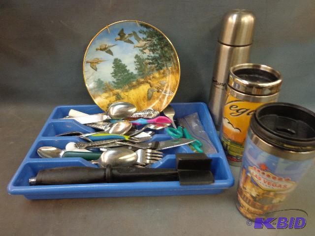 lot 42 image: Various Kitchen Items   3- 12 oz coffe mug  D...