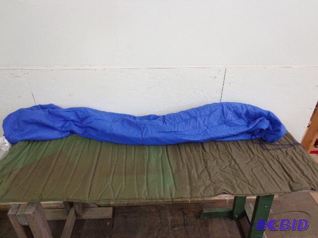 lot 68 image: Everlast Elite&nbspSleeping Bag and Thermase...