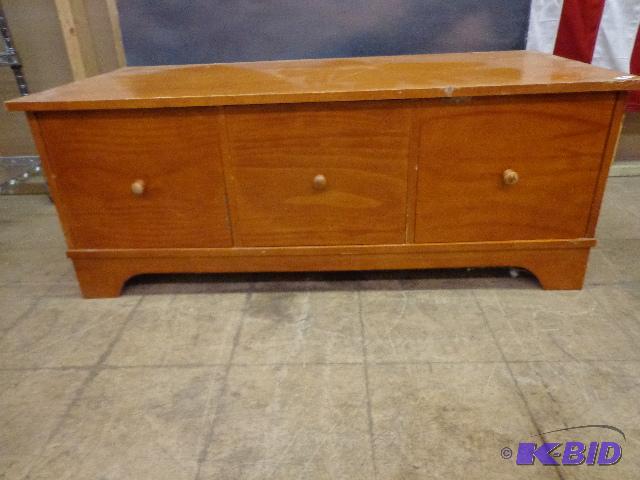 lot 9 image: 3&nbspDrawer Chest   42 X 18 X 156  Drawers ...