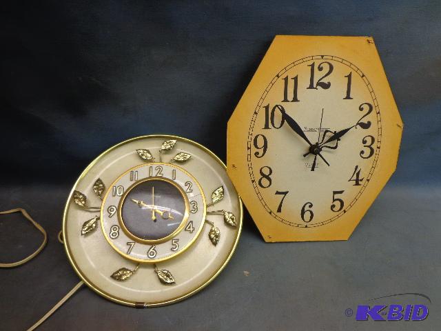 lot 94 image: Wall Clocks   united model#45 110 volt wall c...