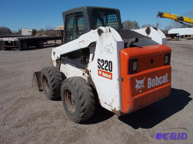 lot 1 image: 2008 Bobcat S220 Skid Loader, Enclosed Cab wi...