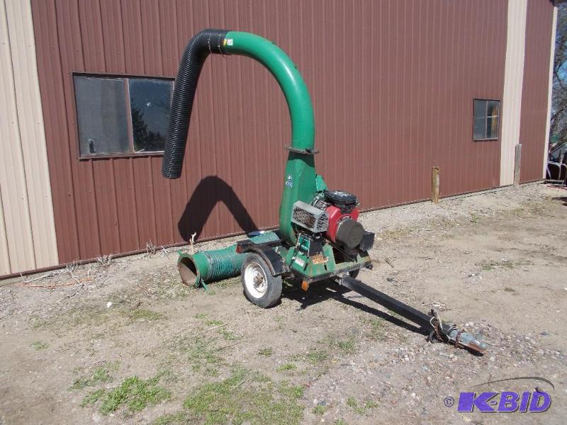 lot 18 image: Billy Goat Quiet Load Vacuum Loader, 20 hp, T...