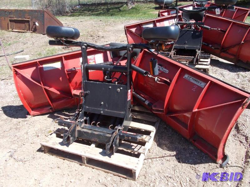 lot 30 image: Boss 92" Power-V Plow, Worked When Last...