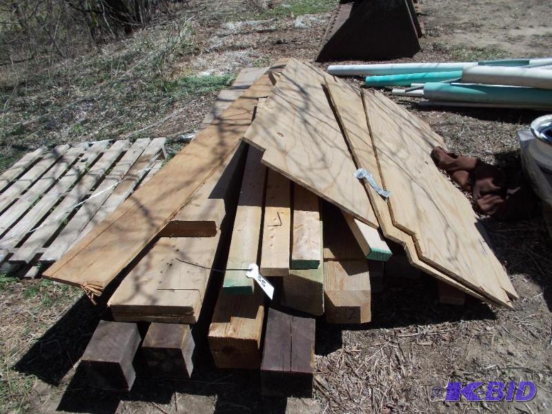 lot 35 image: Asstd Lumber...