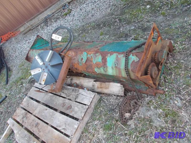 lot 54 image: Tailgate Spreader, Unknown Cond...