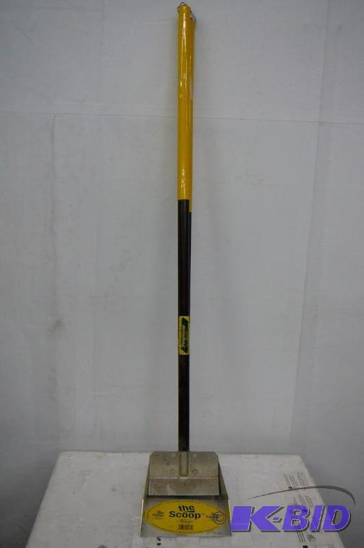 lot 100 image: Pop scoop New...