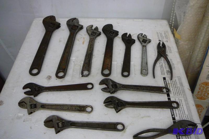 lot 103 image: Lot of Crescent wenches 12" - 10" -...