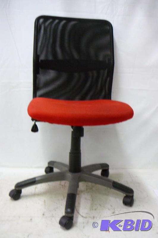 lot 13 image: Office Chair Red & Black...