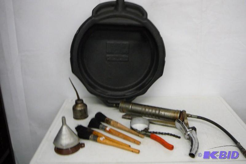lot 141 image: Oil Pan  Grease Gun Oil Spout Cleaning B...