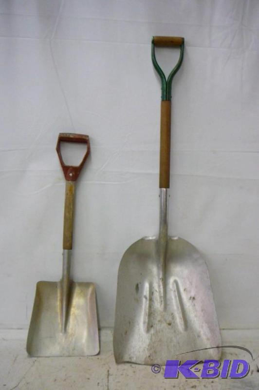 lot 175 image: 2 -Alum Scoop Shovels...