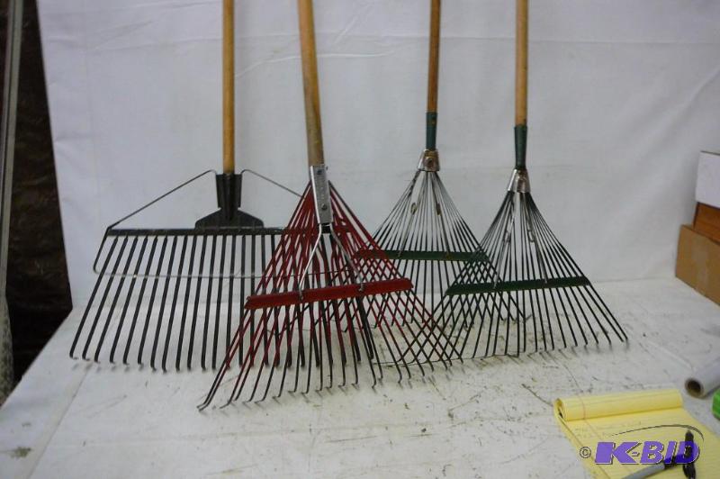 lot 183 image: 4 Broom Racks...