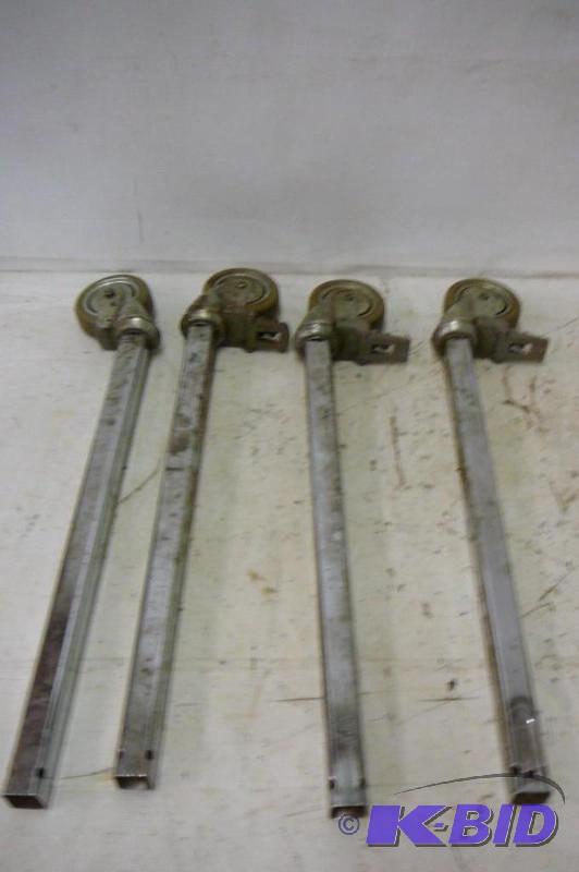 lot 184 image: 4 Casters 4"...