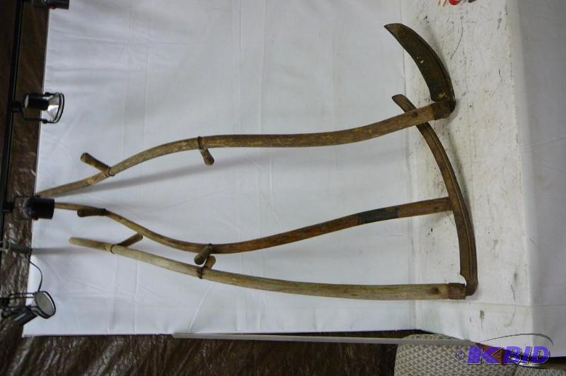 lot 203 image: Vintage Syes...