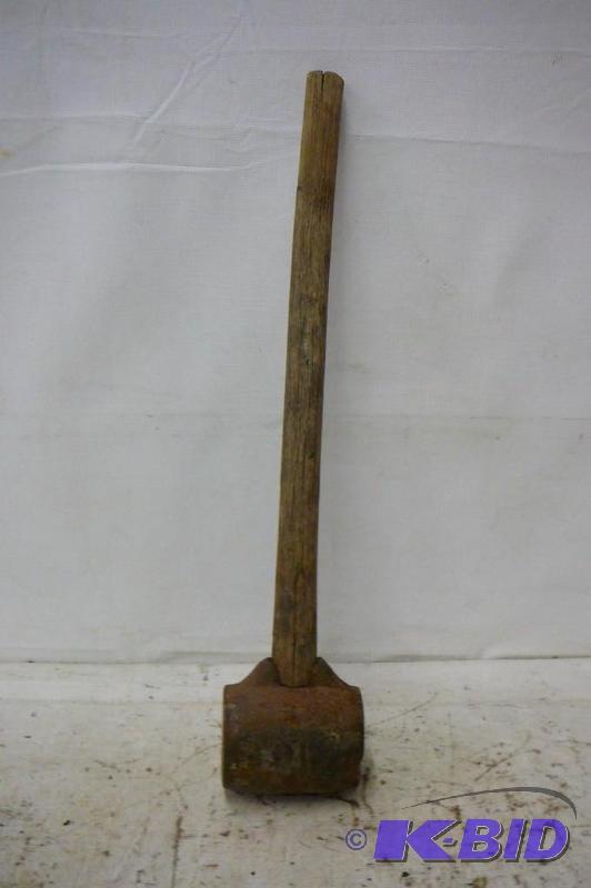 lot 208 image: Vintage Maul...