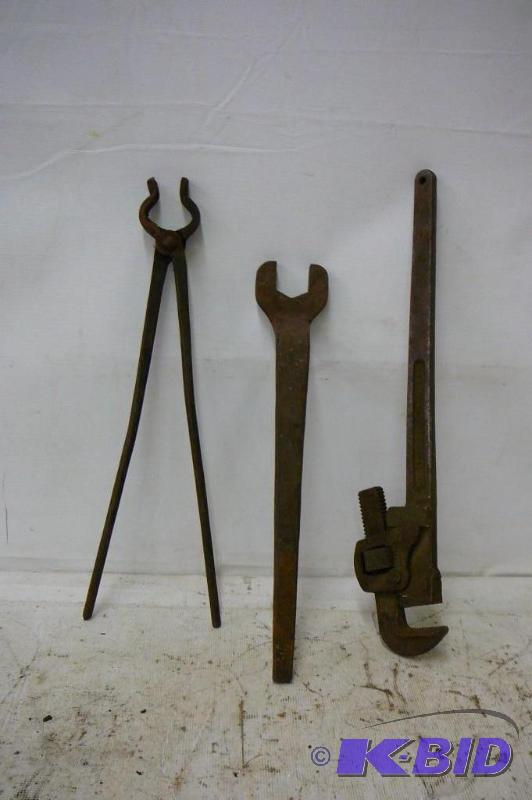 lot 214 image: Ant Tools...