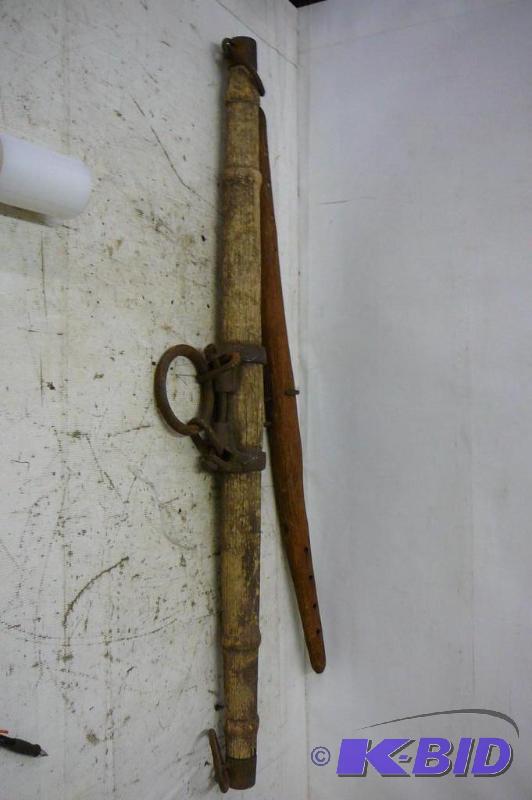 lot 215 image: Horse Evener ...