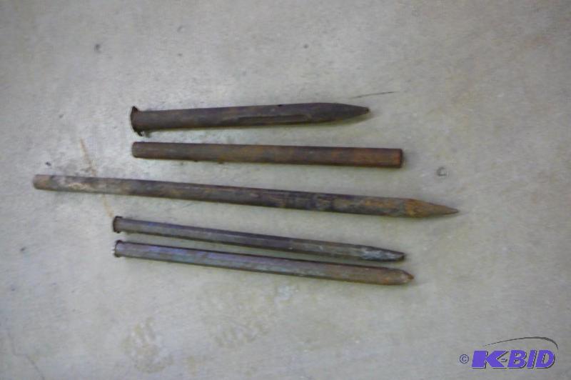 lot 224 image: Lot of Chisels & Bar...