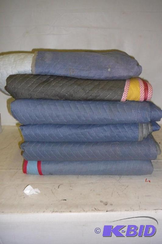 lot 23 image: 6 Packing Blankets...