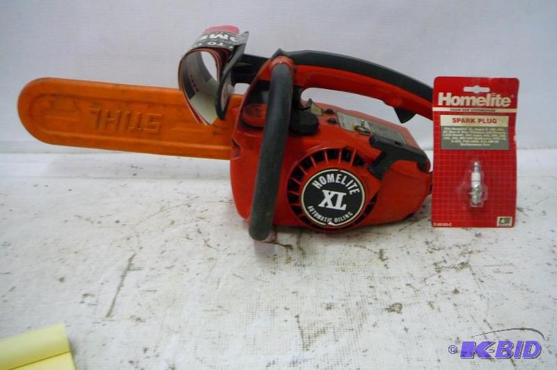 lot 29 image: Chainsaw Home lite xL with 2 Chains...
