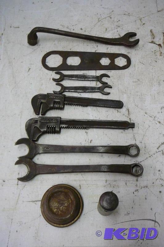 lot 32 image: Vintage Tools (Ford)...
