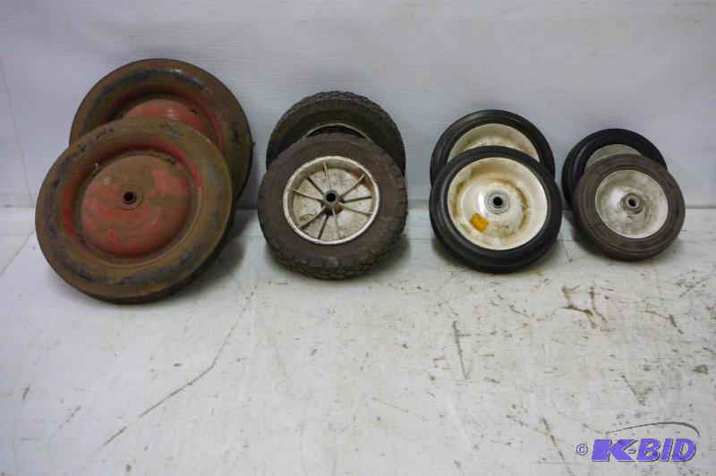 lot 41 image: 4 pair of Wagon wheels 10" - 7 12 - 7&q...