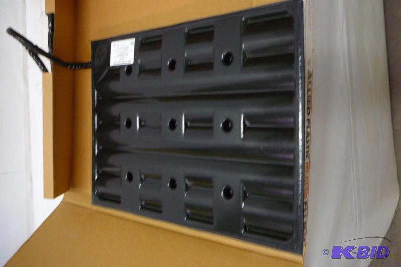 lot 50 image: Heated Pet Pad Medium 80 watts  120 volt...