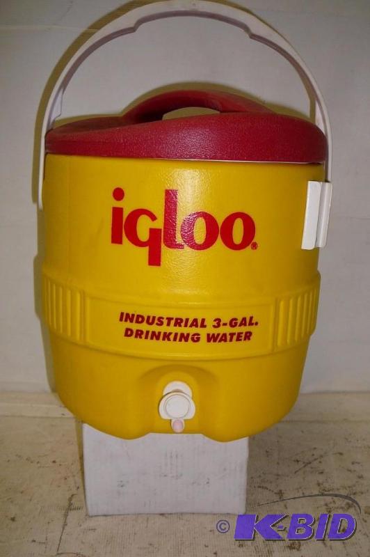 lot 6 image: Igloo 3 gal Cooler...