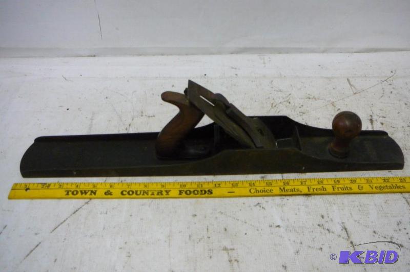 lot 64 image: Vintage Hand Planer Bed Rock no 608 24" ...