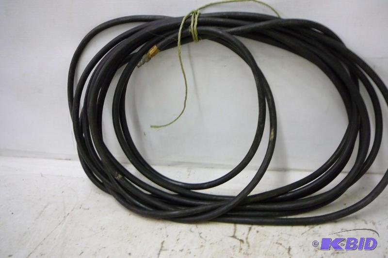 lot 86 image: 38 x 50 Black Air Hose...
