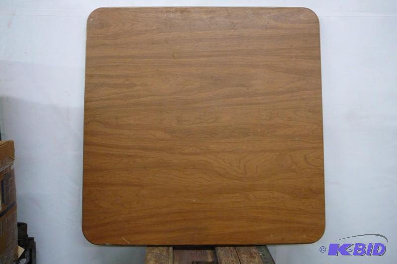 lot 95 image: Samsonite Folding Table...