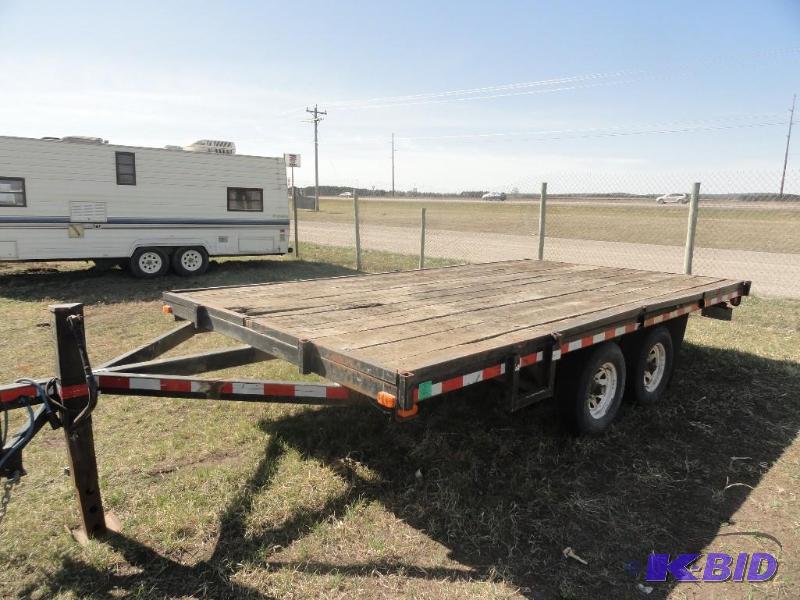 lot 1007 image: 16 ft Tandem Axel Trailer